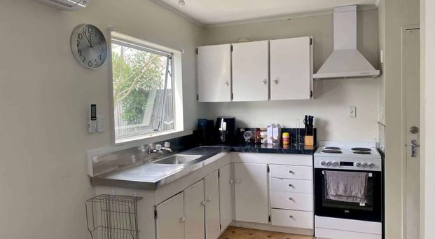 Cosy 2-Bedroom House in Hastings - Photo 1