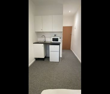 Studio Flat, Manchester Road, E14 - Photo 4