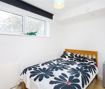 1 bedroom detached house to rent - Photo 4