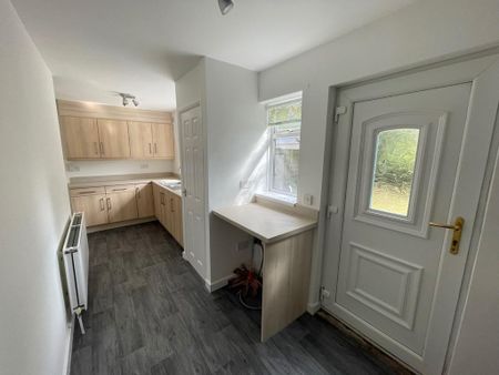 2 bedroom semi-detached house to rent - Photo 3