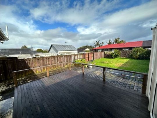 Stunning 4 Bedroom Rental Home near Macleans College&excl; - Photo 1