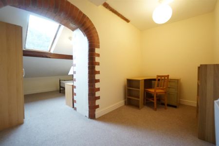 Flat, 14 Tabernacle Garth Road - Photo 4