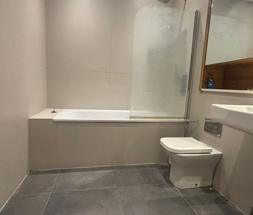 Atria House, Berkshire, SL1 - Photo 4