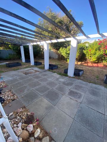 Rockingham - Photo 5