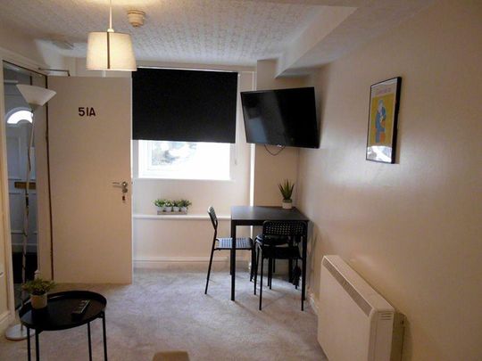 Studio to rent - Photo 1
