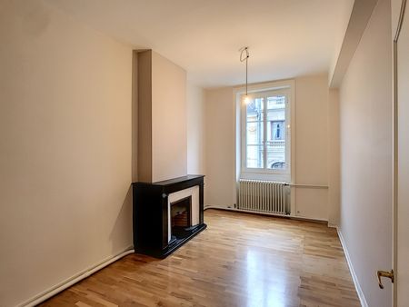 Location Appartement 3 pièces 86m² ROANNE 42300 - Photo 2