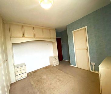 3 bedroom flat to rent - Photo 4