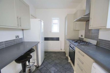Sandringham Crescent, Leeds, LS17 - Photo 2