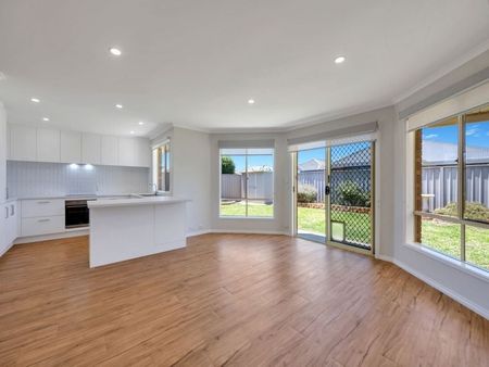 31 Cutter Cct, Encounter Bay SA 5211 - House For Rent | Domain - Photo 4