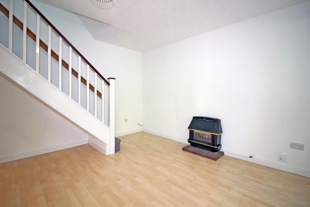 2 Bedroom House - Terraced - Photo 1