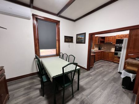 Furnished 3 Bed Apartment - Photo 3