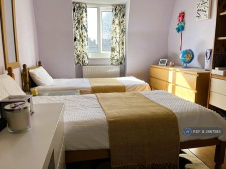 5 bedroom terraced house to rent - Photo 4