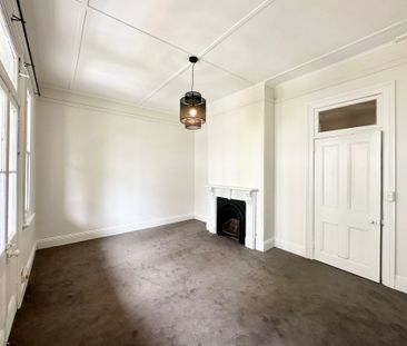 RENOVATED 4 BEDROOM HOUSE IN PYRMONT - Photo 4