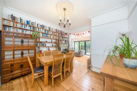 5 bedroom end of terrace house to rent - Photo 2