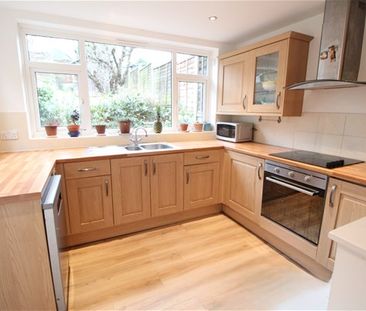 Hugh Dickson Road, Colchester - Photo 6