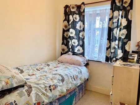 3 bedroom terraced house to rent - Photo 2