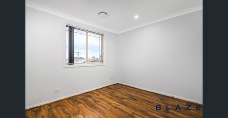 Bright and Spacious Triplex! - Photo 4