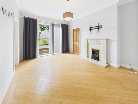 Price £1,050 pcm - Available Now - Unfurnished - Photo 5