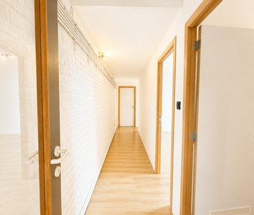Appartement te huur in Koekelberg voor € 1.625 met 4 slaapkamers - Photo 3