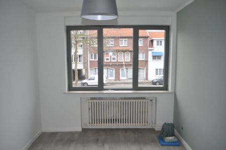 VOLLEDIG GERENOVEERDE WONING MET 4 SLPK'S AAN STADSRAND - Photo 4