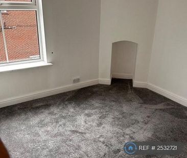 3 bedroom end of terrace house to rent - Photo 5