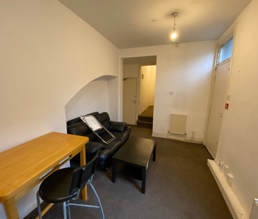 Flat 1, 6 Chestnut Avenue, LS6 1BA, Leeds - Photo 6