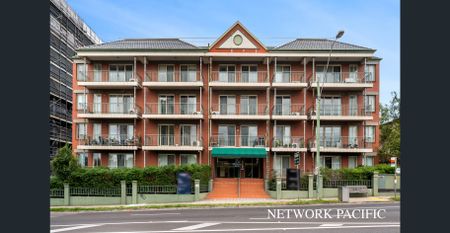 Stylish Apartment with Parking in the Heart of Windsor - Photo 3