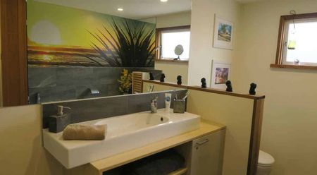 Charming 1-Bed Beachside Retreat - Photo 5