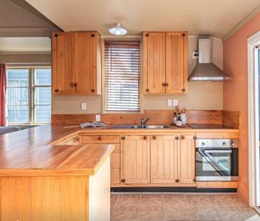 Home in the heart of Gonville - Photo 4