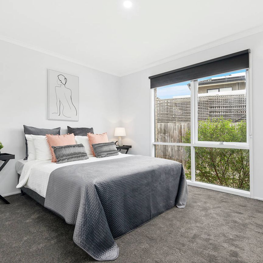 39 Blandford Cres, Bayswater North VIC 3153 - House For Rent | Domain - Photo 1