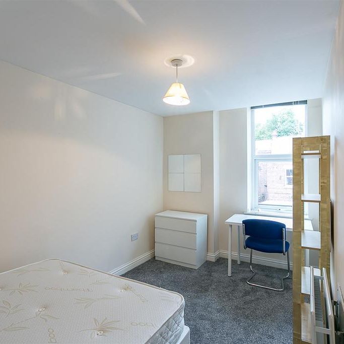 6 bedroom maisonette to rent - Photo 1