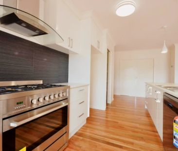 3 Bed, 2 Bath - Photo 5