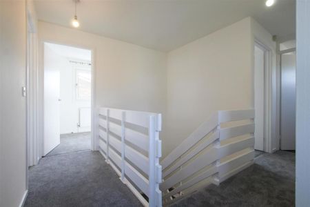 4 bedroom terraced house to rent - Photo 2