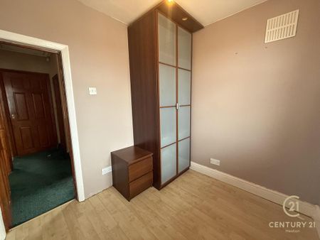 3 bedroom semi-detached house to rent - Photo 3