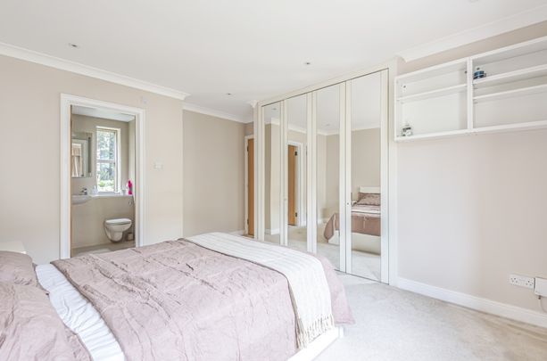Manbre Road, Hammersmith, London, W6 - Photo 1