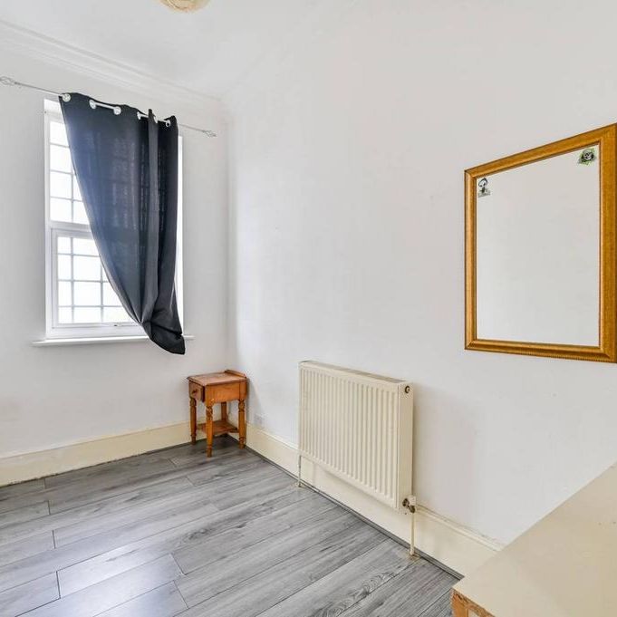 3 bedroom flat to rent - Photo 1