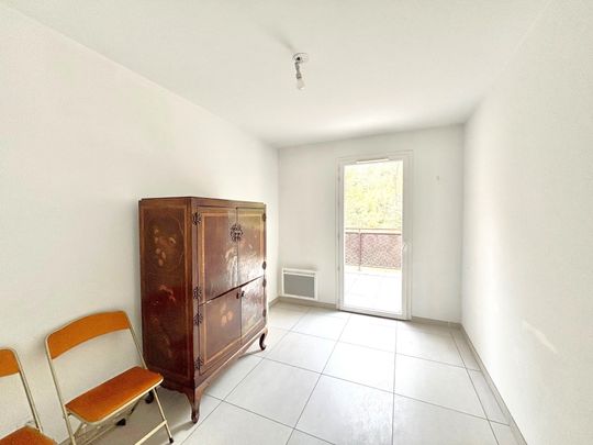 Location Appartement 4 pièces 79m² MARSEILLE 11ème - Photo 1