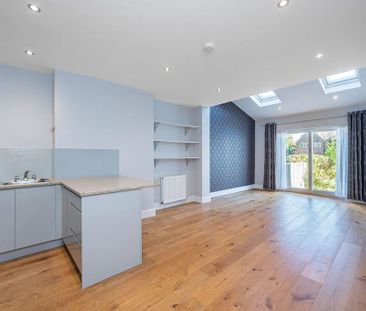 3 bedroom flat to rent - Photo 1