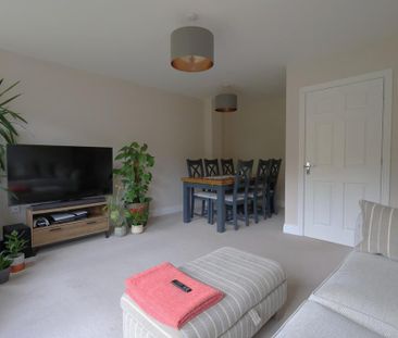 3 bedroom link detached house to rent - Photo 2