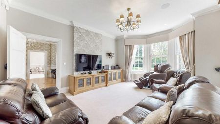 7 bedroom detached house to rent - Photo 2