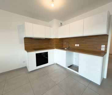 location vide 3p 67.70m² + terrasse + stationnement - Photo 1