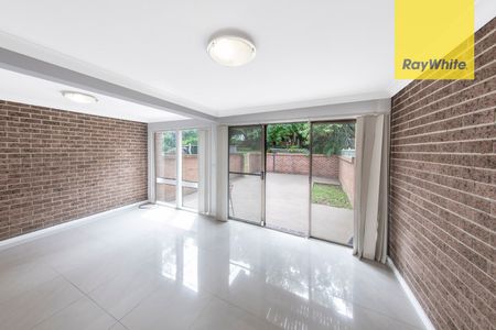 2 Bedroom Townhouse Situated in a Quiet Location - Photo 2