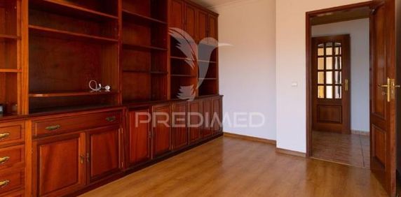 Apartamento t3 duplex para arrendamento na charneca da caparica - Foto 2