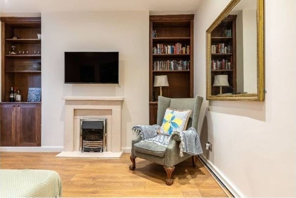 Basement Flat, 1 Redcliffe Garden, London, SW10 9BG, London - Photo 1