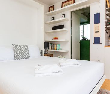 FULLY FURNISHED SUNNY STUDIO WITH HARBOUR CAMEO - Photo 3