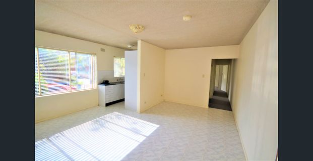 NARWEE - 2 BEDROOM UNIT WITH LUG CLOSE TO STATION - Photo 1