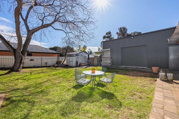 9 Lonergan Place East Wagga Wagga NSW - Photo 1