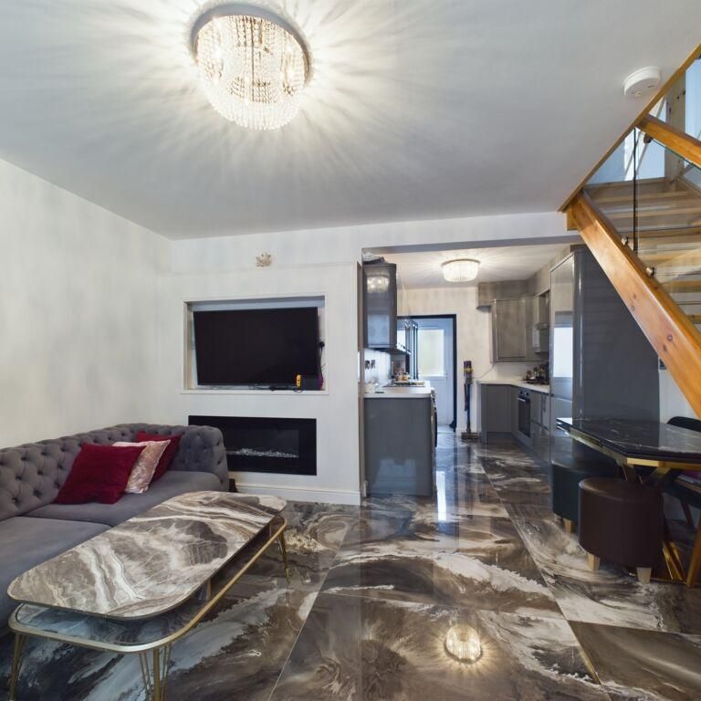 3 bedroom terraced house to rent - Photo 1