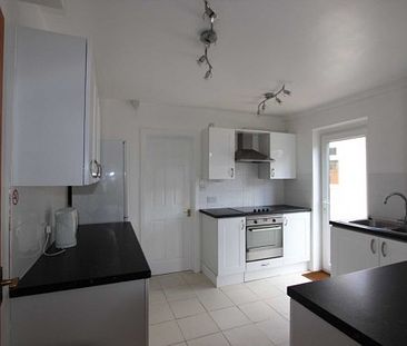 5 Bed - Sycamore Road, Reading - Photo 5