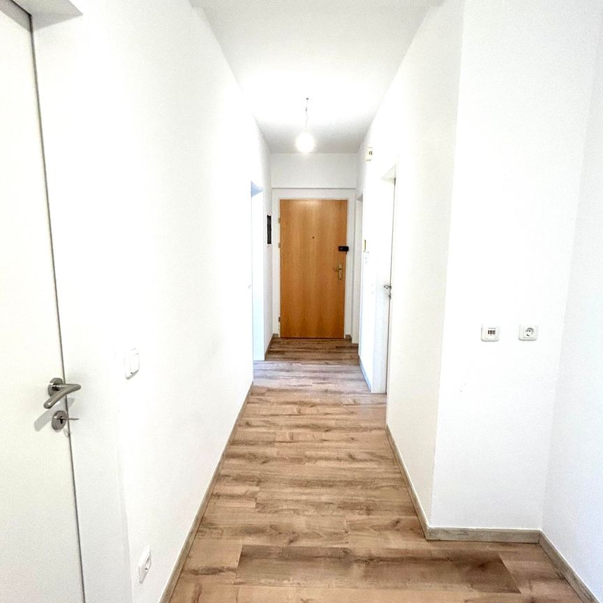 Schöne 2-Zimmer-Wohnung im Dachgeschoss *sofort verfügbar* - Foto 1